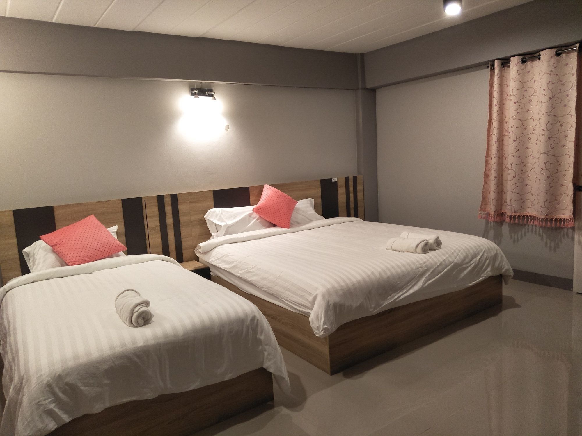 Rinrada Place Hotel Ubon Ratchathani Eksteriør bilde